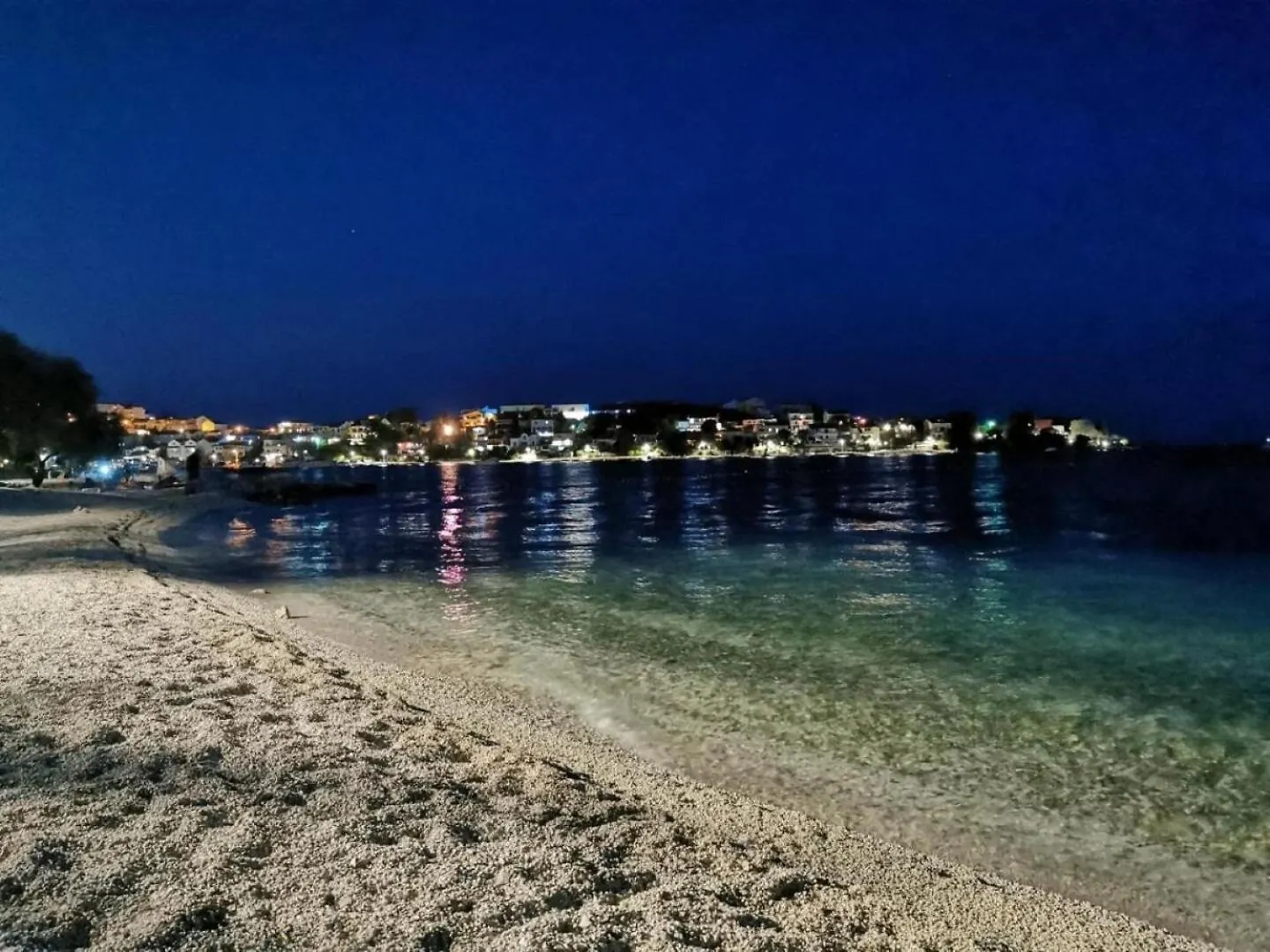 Apartment Katy - 150M From The Sea Seget Vranjica